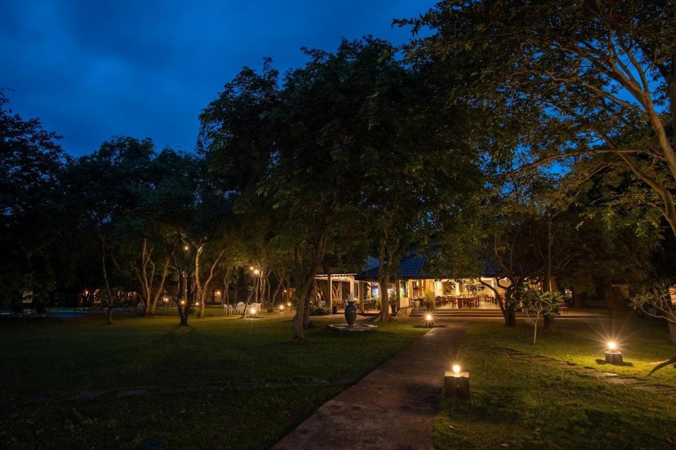 Hotel Kassapa Lions Rock Sigiriya Exterior foto